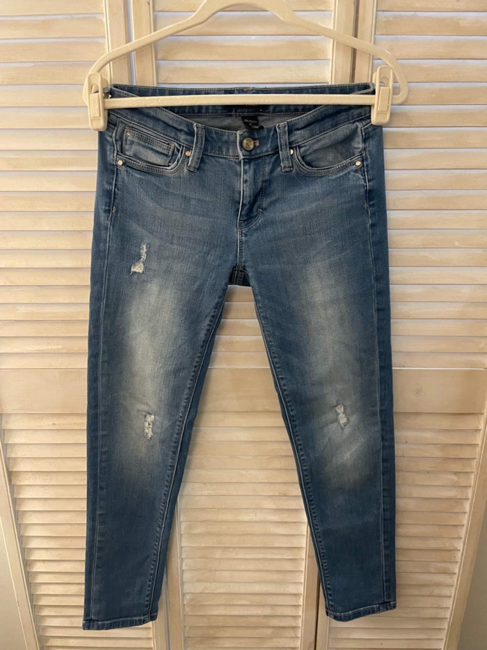 White House Black Market Women's Slightly Distressed Girlfriend Cropped Jeans